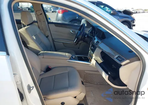 2014 Mercedes-Benz E 350 z USA, uszkodzony, nr VIN WDDHF5KB5EA965313